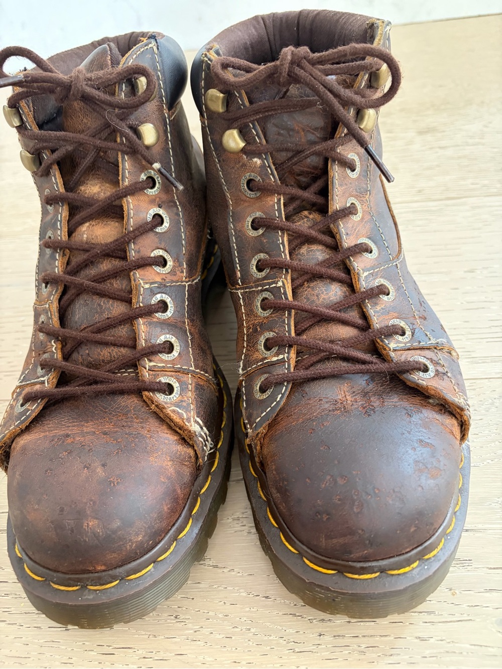 Dr. Martens Men's Alderton Brown Leather Lace-Up Rugged Work Boots 11 - Picture 3 of 9